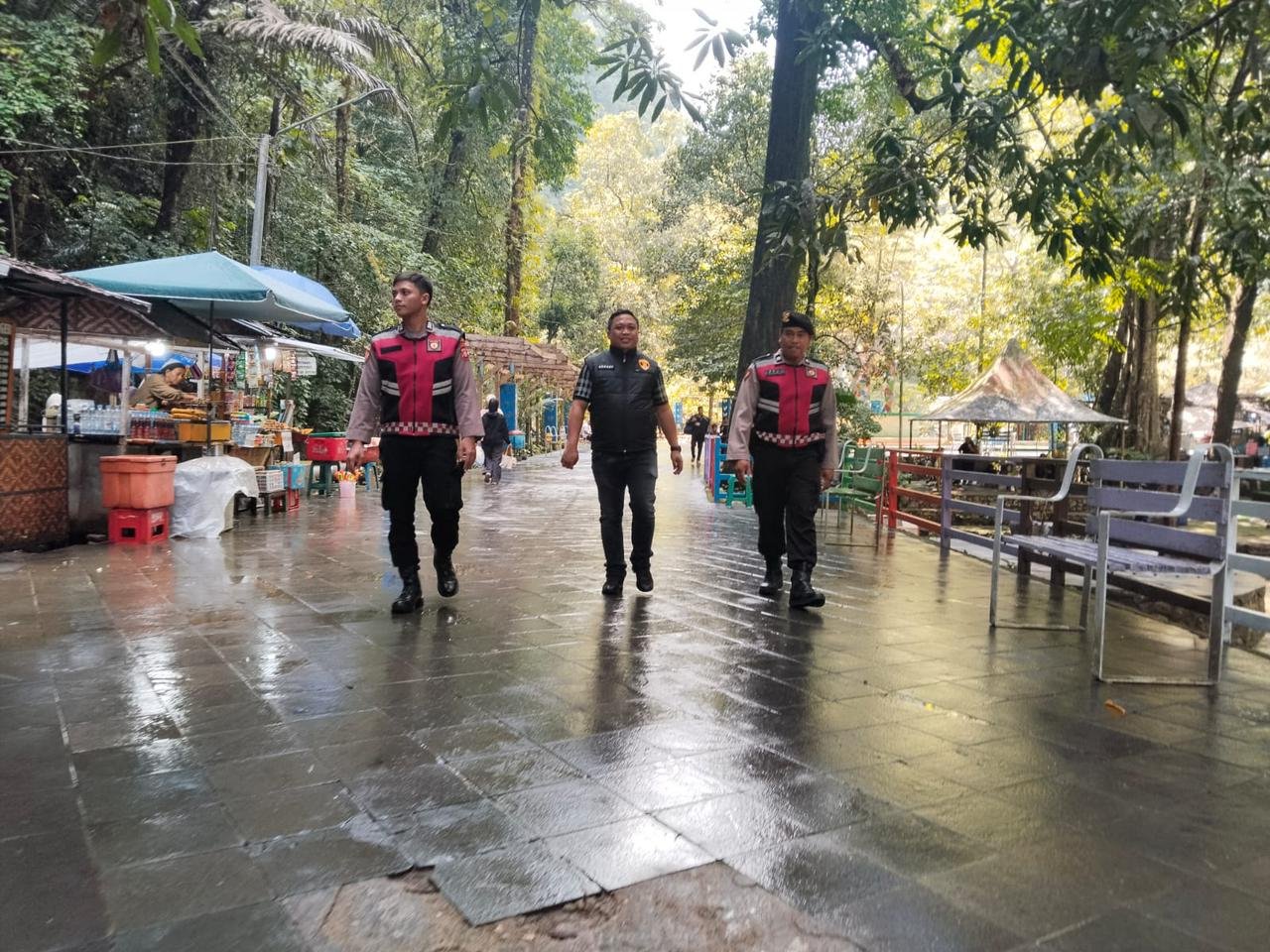 Polsek Bantimurung Gelar KRYD Di Taman Wisata Alam Bantimurung Jaga Kamtibmas Dan Berikan  Rasa Aman Kepada Pengunjung