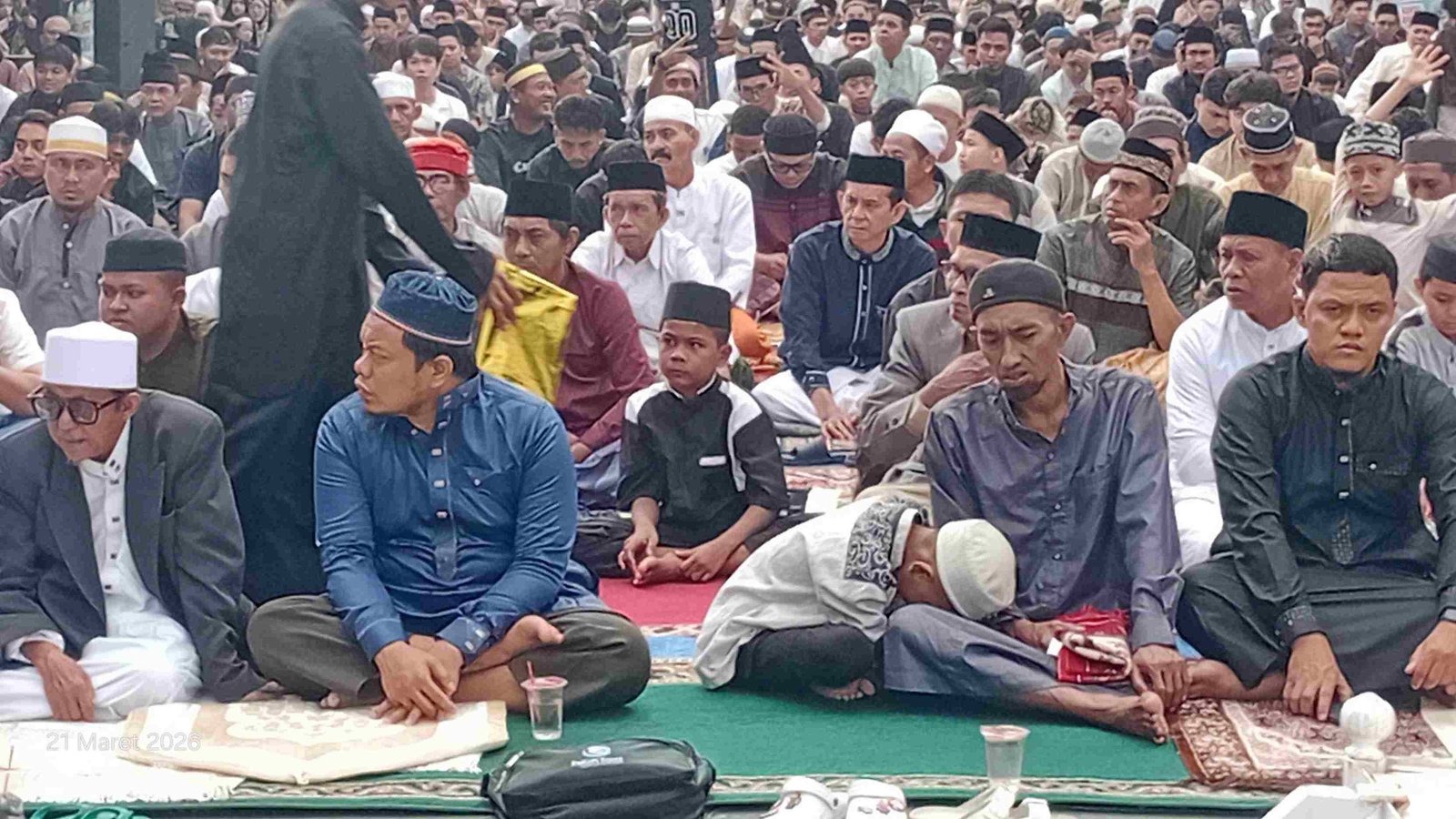 Ribuan Warga Padati Pelataran Masjid Nurul Jannah Untuk Sholat Idul Fitri 1 syawal 1447 H.