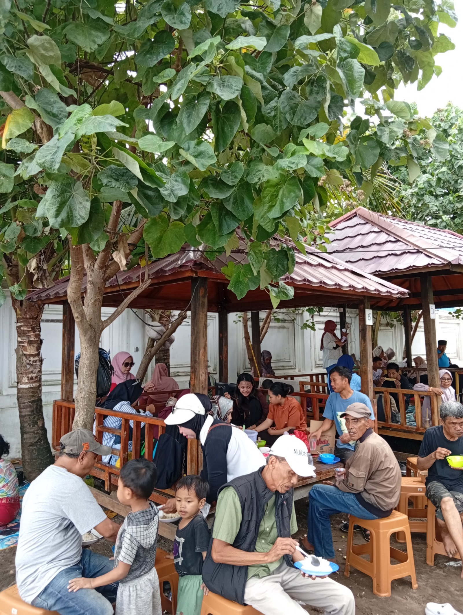 Arisan Keluarga Besar Almarhum And. Latiief Dg. Tepu dan Almarhuma Maemunah Dg. Tabo Pererat Persaudaraan dan Tali Silaturahmi