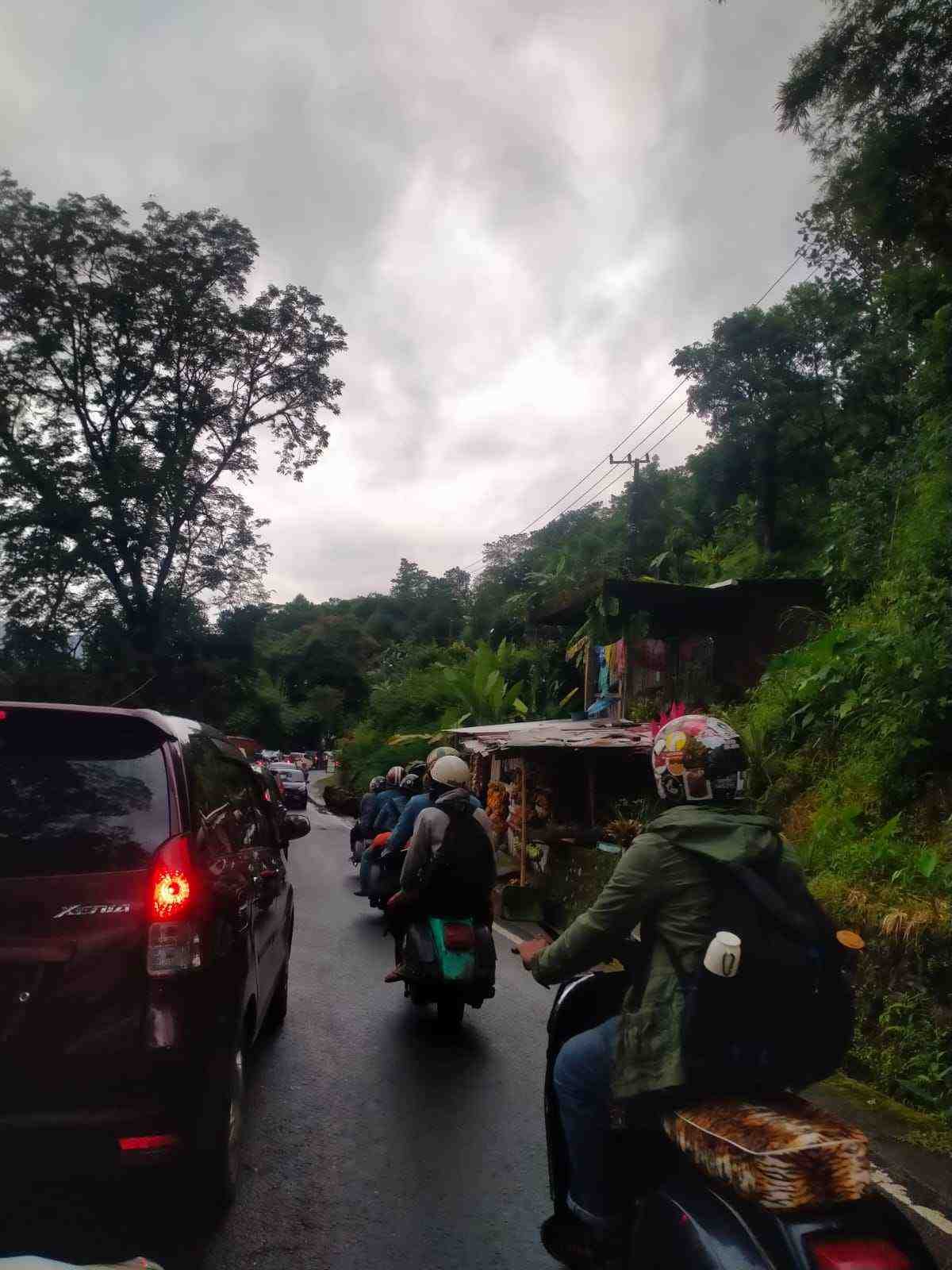 Arus kendaraan Padati jalur Wisata Malino,Tinggi moncong