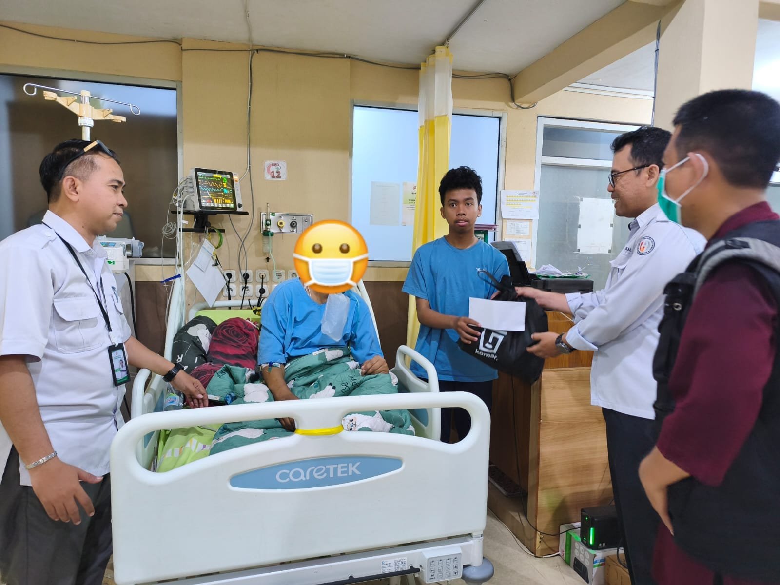 RS Faisal dan KOMAR Berkolaborasi Berbagi Sembako dan Kopi Gratis untuk Pasien & Keluarga Pasien Rawat Inap