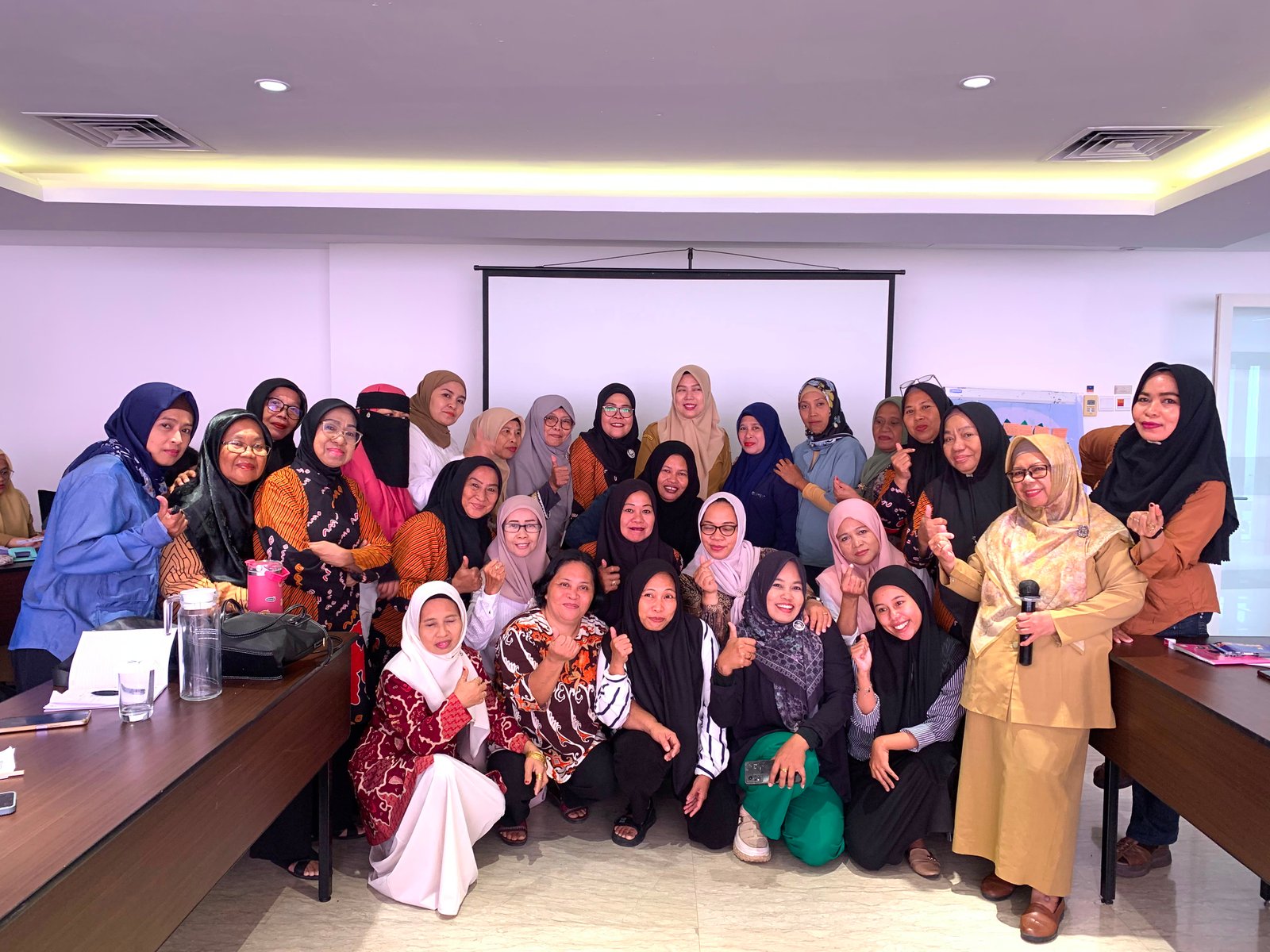 Kader Posyandu Tingkatkan Kompetensi Dasar Melalui Pelatihan di Hotel  Novotel Makassar Grand Shayla