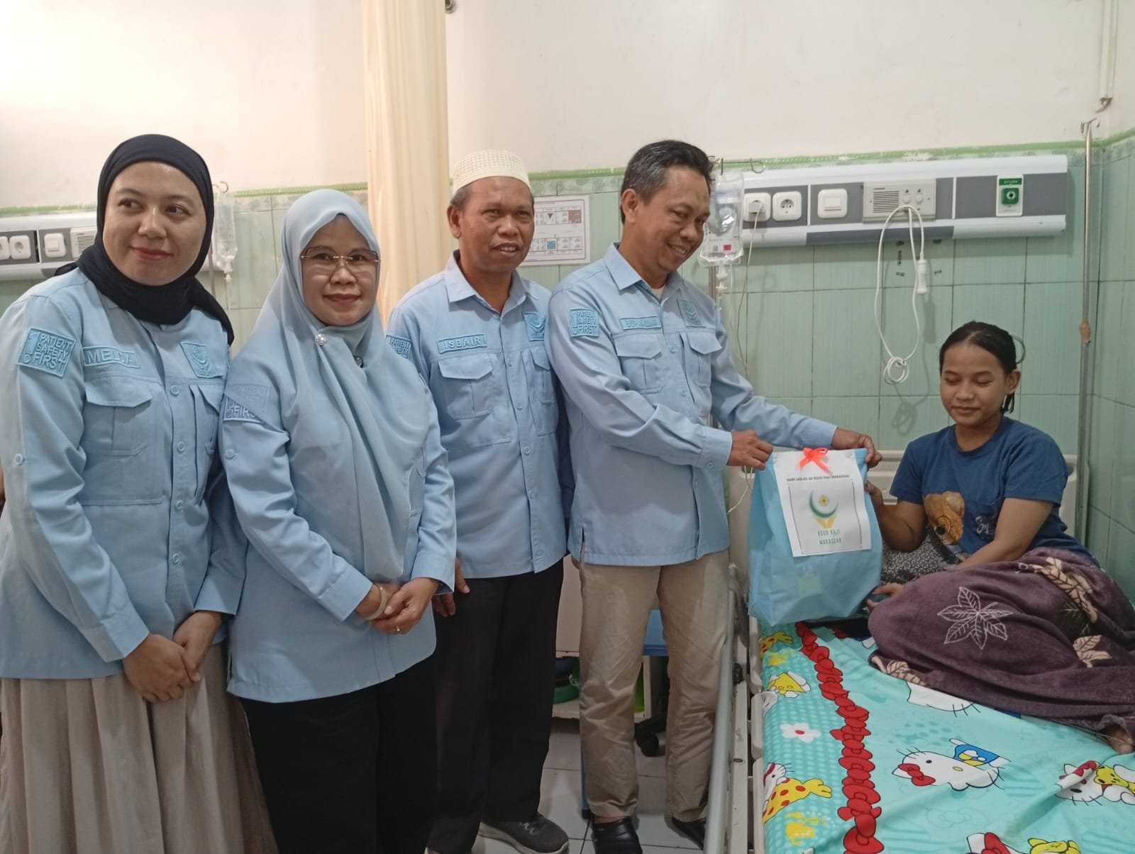 RSUD Haji Provinsi Sulawesi Selatan Rayakan HUT ke-34 dengan Berbagi Kebahagiaan kepada Pasien